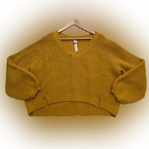 Women’s Knit V-Neckline Mustard Sweater Size:M